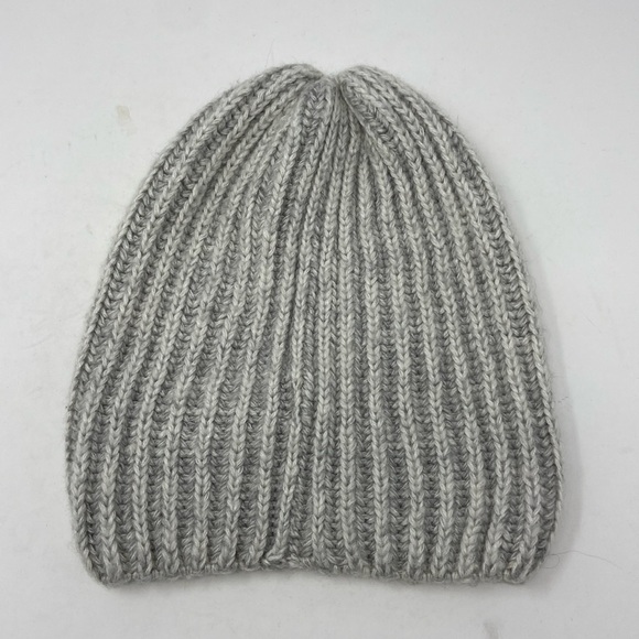 ✨3/$25✨ American Eagle Light Gray Winter Hat - Picture 1 of 5